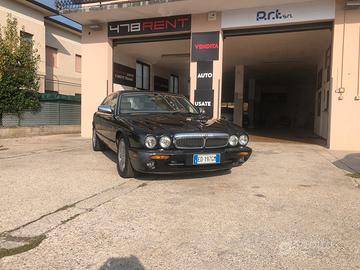 Jaguar XJ Daimler 4.0 cat