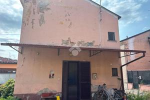 CASA DI CORTE A SANTA CRISTINA E BISSONE