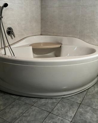 Vasca da bagno Teuco ad angolo (triangolare)