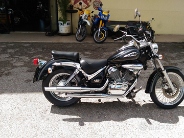 Suzuki Intruder 250