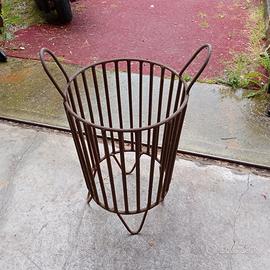 Cestone in ferro battuto cm 80x54 molto pesante