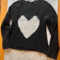 Maglione nero con cuore Relish
