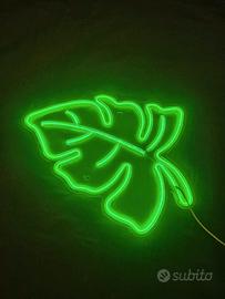 Led luce neonato colore verde a forma di foglia