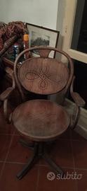 Sedia girevole in legno 