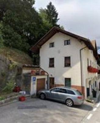Immobile in asta di 347 m² con 5 locali e box auto