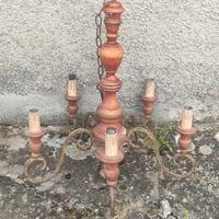antico lampadario in legno e ferro da restaurare