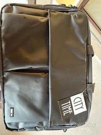 Cartella portacomputer con diversi scomparti