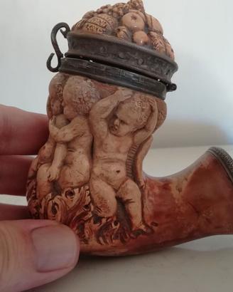 pipa in schiuma di mare antica da museo