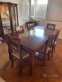 Tavolo in legno massello 