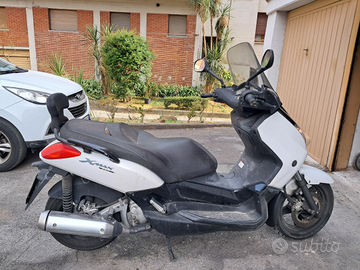 Scooter xmax
