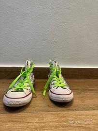 Converse edizione limitata con borchie