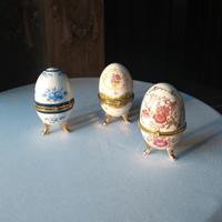 uova decorate in porcellana 