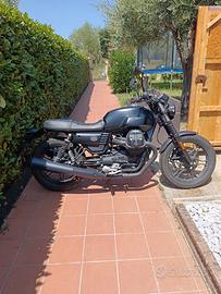 Moto Guzzi V7 III Stone Night Pack