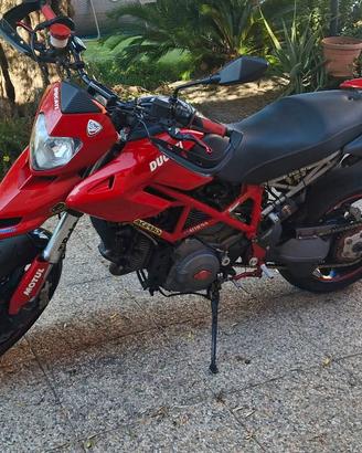 Ducati Hypermotard 796