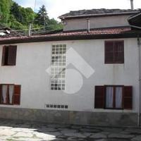 CASA SEMINDIPENDENTE A GROSCAVALLO