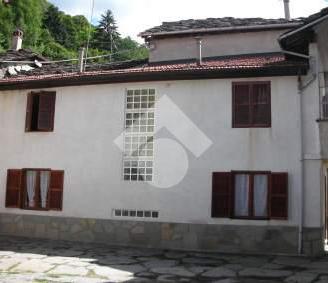 CASA SEMINDIPENDENTE A GROSCAVALLO