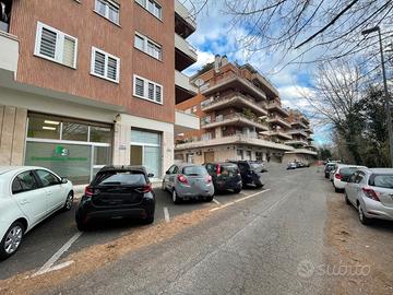 Talenti - locale commerciale con due vetrine Roma