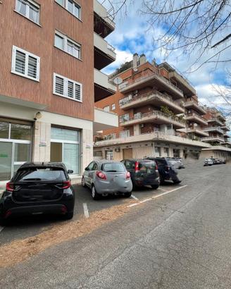 Talenti - locale commerciale con due vetrine Roma