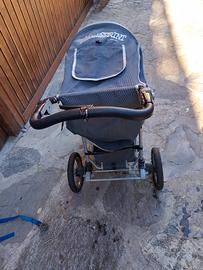passeggino per bambini a tre ruote 