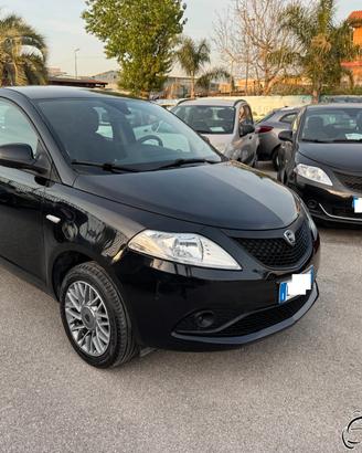 Lancia Ypsilon 0.9 TwinAir 85 CV 5 porte Metano Ec