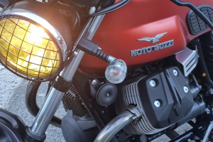 Moto Guzzi v7 stone