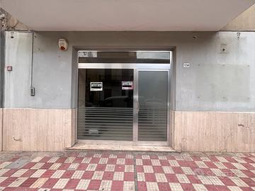 Locale commerciale situato in corso IV Aprile