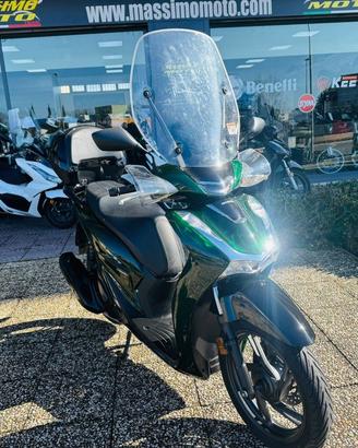 HONDA SH 150 VETRO TUTTO INCLUSO ANCHE PASSAGGIO