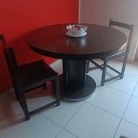 Arredamento soggiorno divano tavolo e sedie