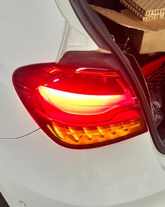 faro posteriore mercedes classe a w177