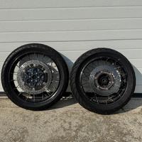 Cerchi e gomme come da foto