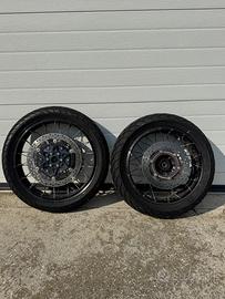 Cerchi e gomme come da foto