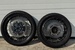 Cerchi e gomme come da foto