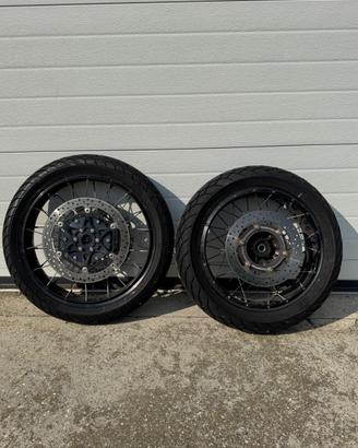 Cerchi e gomme come da foto