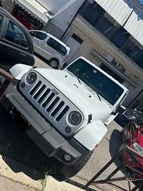 Jeep Wrangler Sahara Unlimited Decappottabile