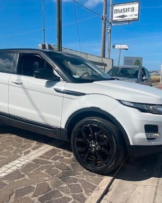 Land Rover Range Evoque 2.2 TD4 5p. Pure