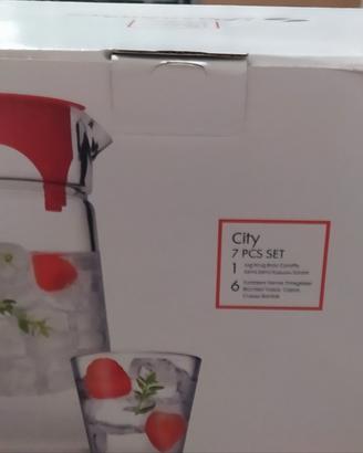 caraffa in vetro con sei bicchieri 