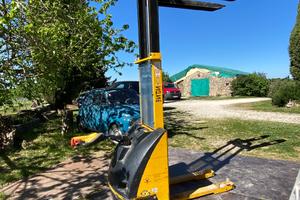 Transpalett / Elevatore eletrico / Forklift