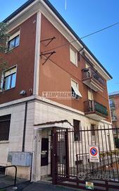 Ampio Magazzino con posti auto compresi