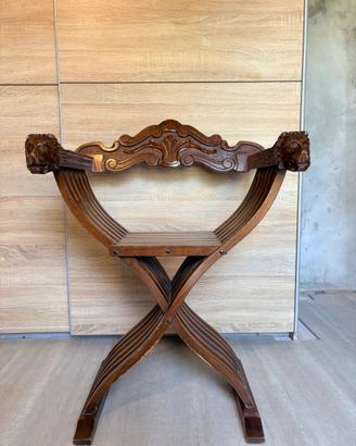 Sedia in legno antica – pezzo di famiglia