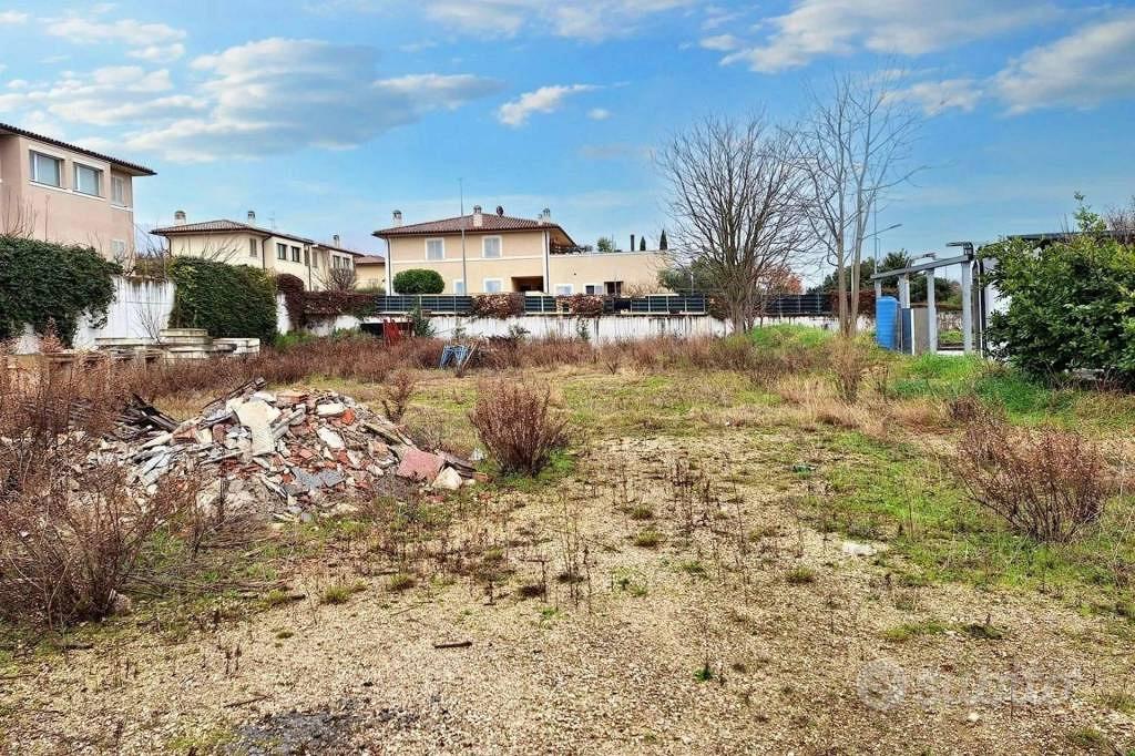 Immobile in asta di 1980 m² a Foligno - Altro