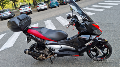 Aprilia SR Max 300