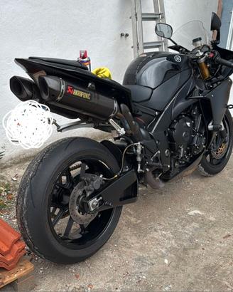 Yamaha R1 big bang