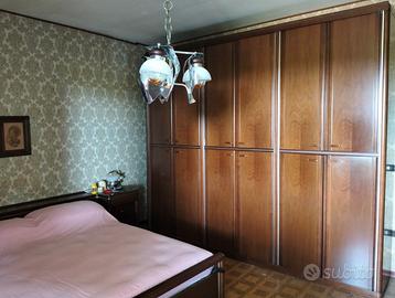 Camera da letto matrimoniale anni 80 completa.