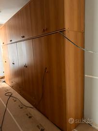 Si vende armadio 8 ante modulabile come nuovo