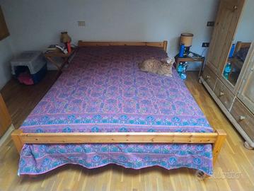 Letto matrimoniale 