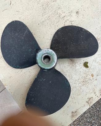 Elica tripale originale per motore volvo penta