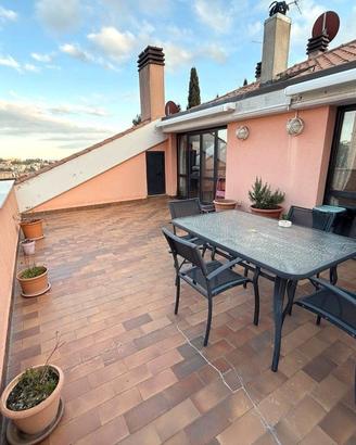 Attico di pregio in piccolo condominio