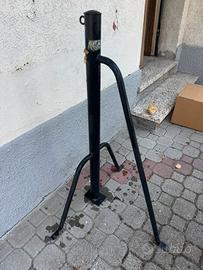 Supporto professionale a parete per sacco da boxe