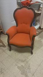 Poltrona con cornice in legno