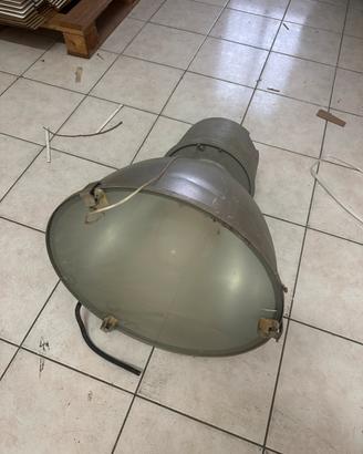 Lampade capannone industriale